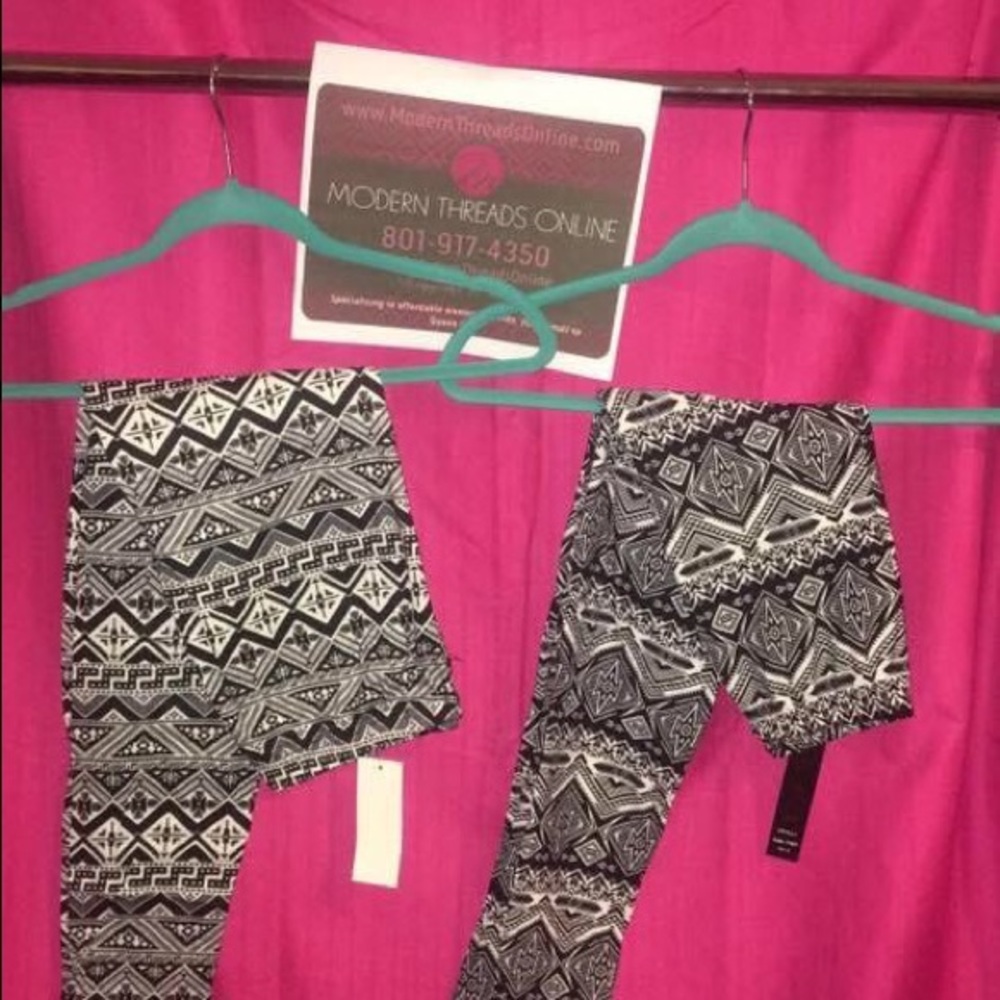 Black & White Tribal Printed Leggings